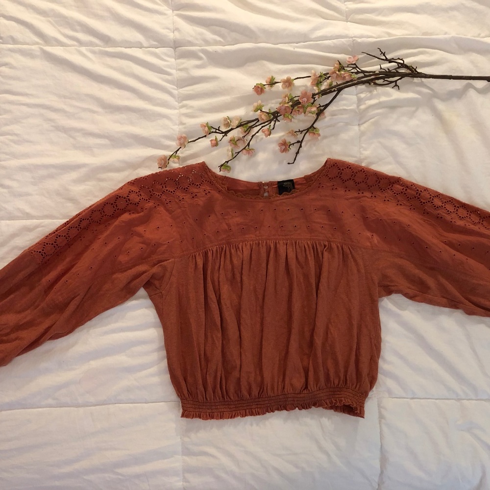 Cropped long sleeve blouse